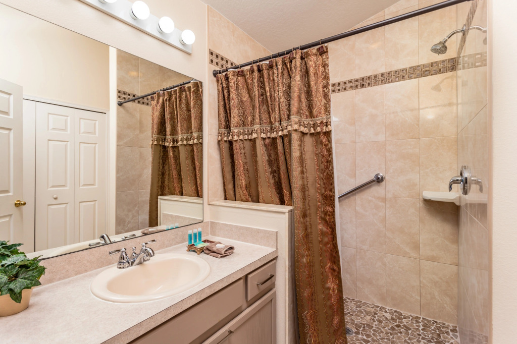 Eagle Pointe-ru1022
