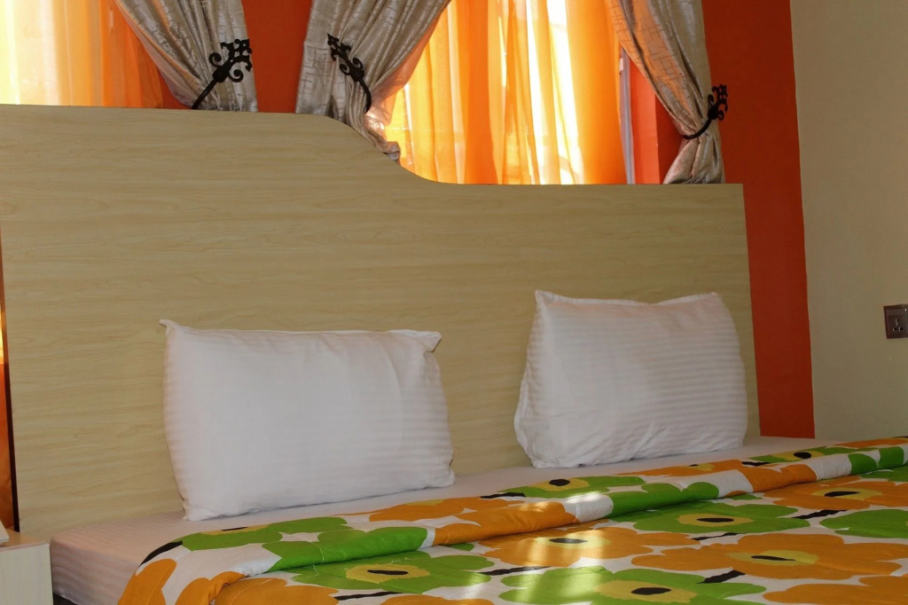 Osajamen Hotel