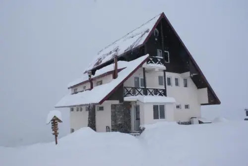 Хостел Снежный дом (Snow House)