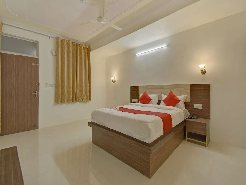 Oyo 43607 Ati They Hotel & Restaurant