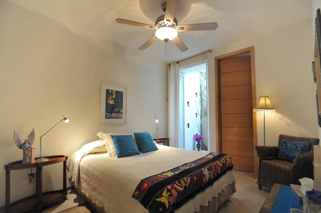 Casa de las Bugambilias B&B