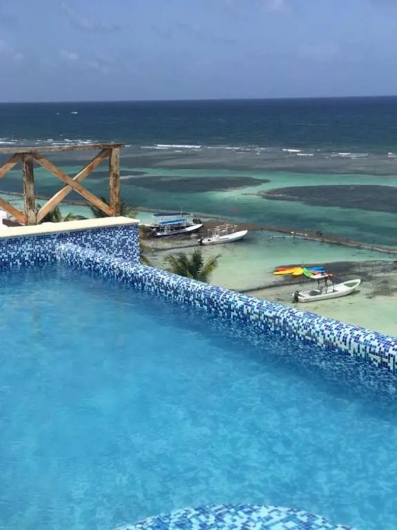 Hotel Blue reef con alberca & frente al mar