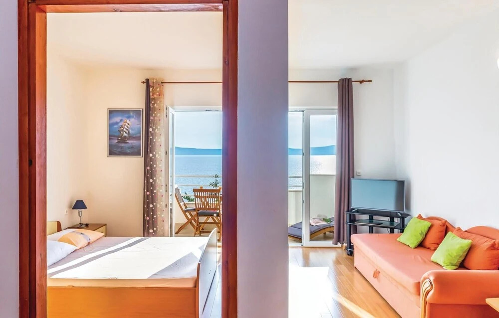 Nice Home in Zivogosce With Wifi and 2 Bedrooms