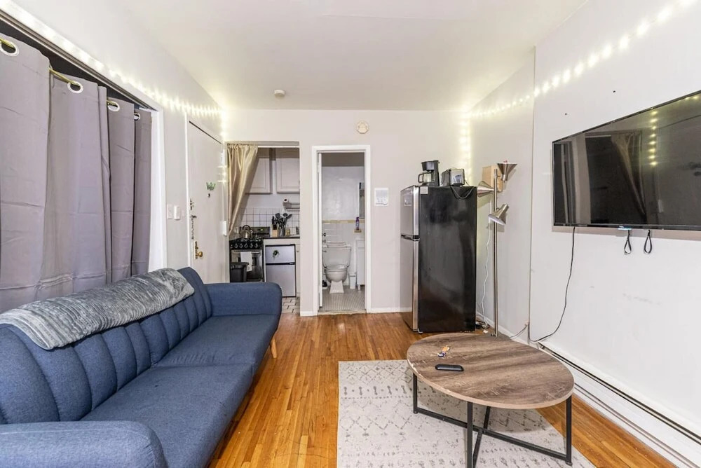 Lovely 2 Bedroom Cozy Monthly Apartment, New York