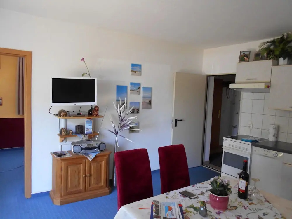 Spacious Bungalow in Kühlungsborn near Sea Beach