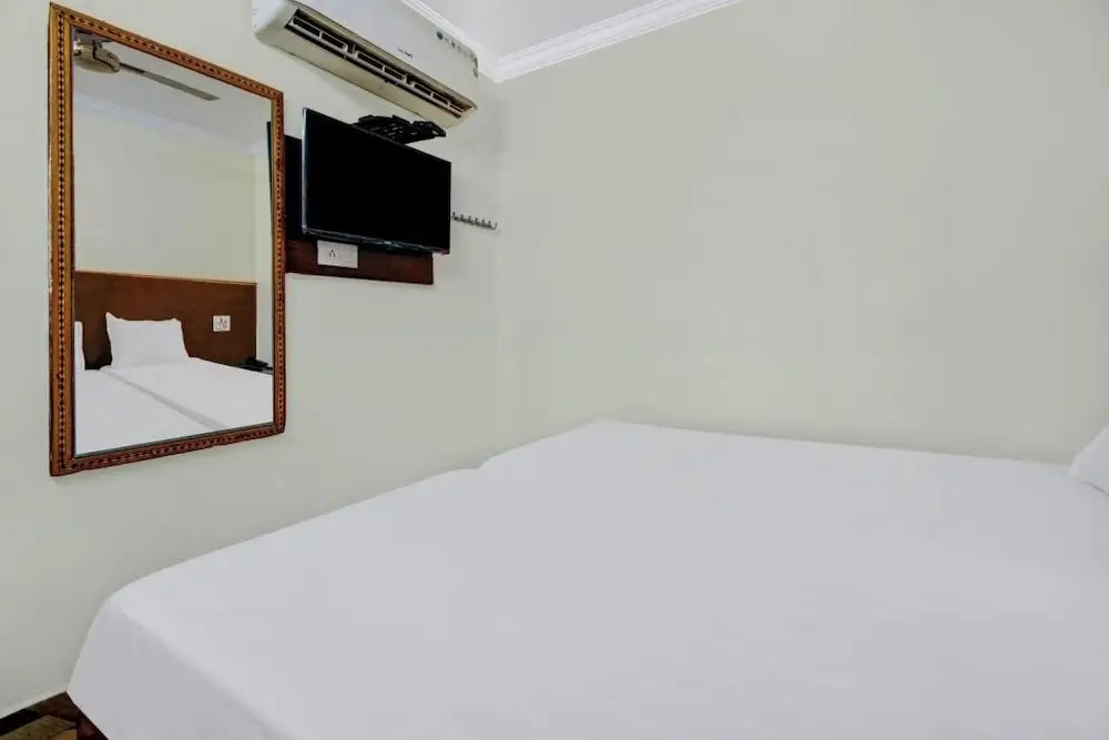 iROOMZ Hotel Tejas Inn