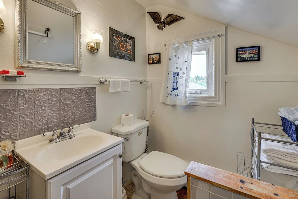 nanas Tiny Flat East Side Charmer Near Brown