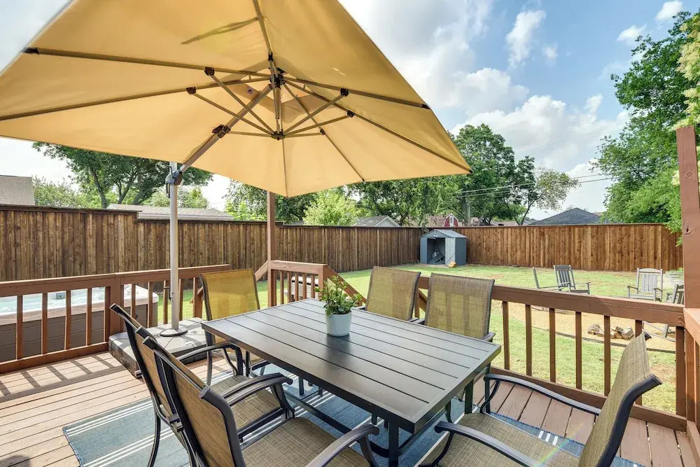 Pecan Blue Frisco Home w/ Private Yard & Hot Tub