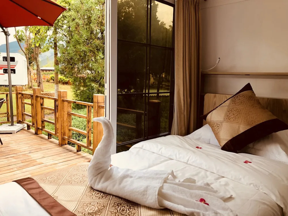 Micheng RV Lijiang Camping
