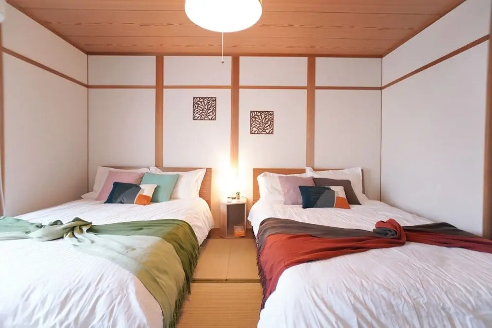 Tsurumibashi House