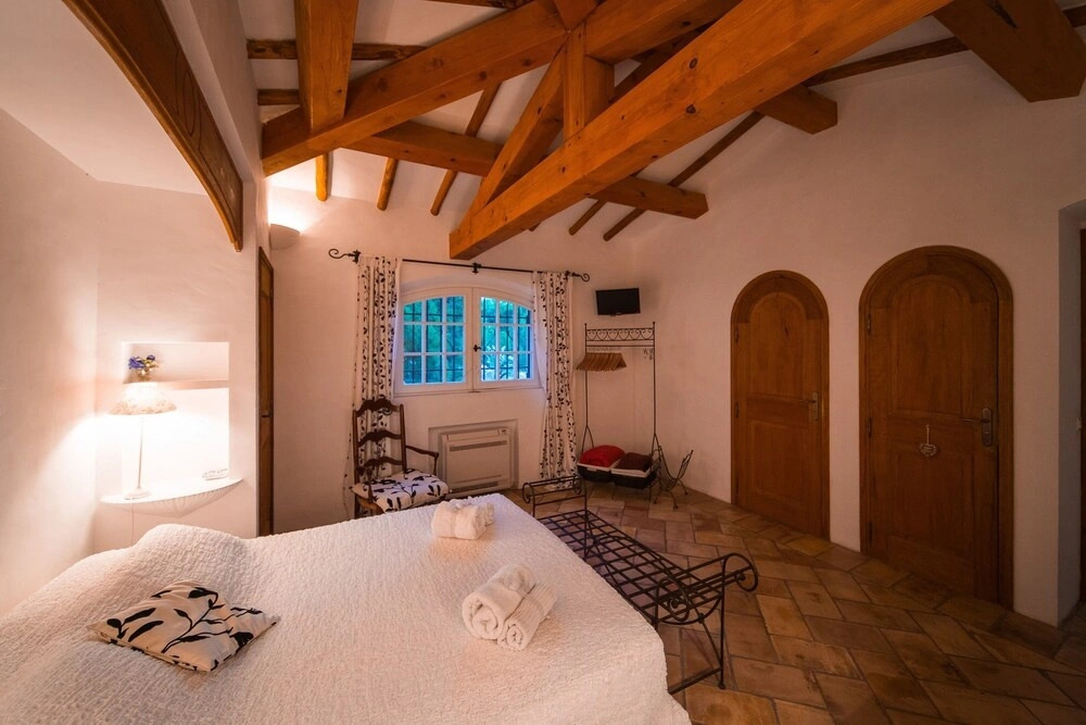 Villa with Spa, Pool and View of St Tropezs Gulf
