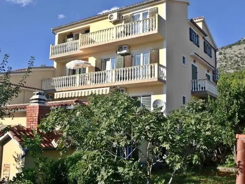 Apartments Marina