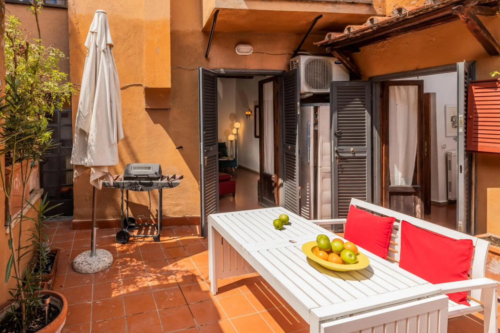 Chiara in Pantheon Apartment With Terrace