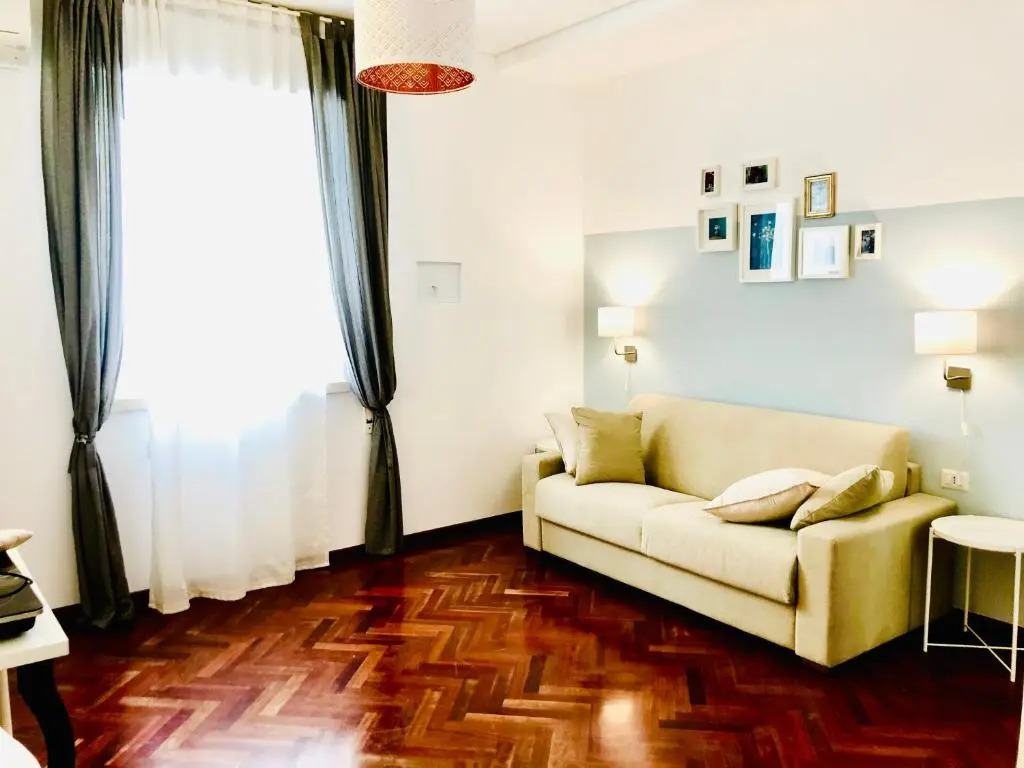 Laurus Sicilian Holiday