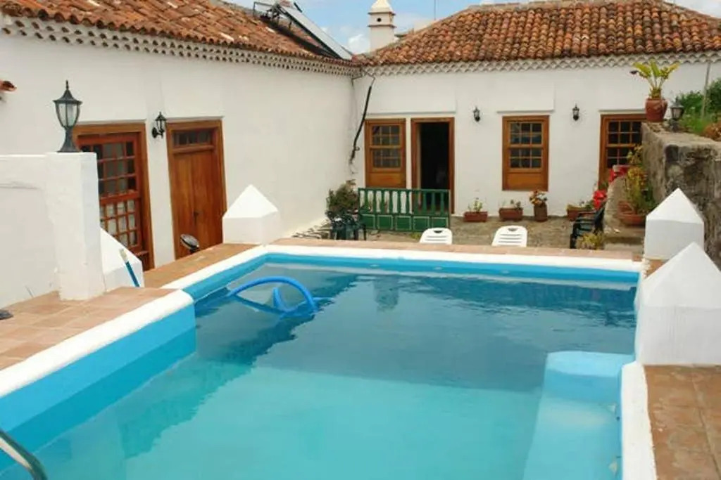 House with one bedroom in San Cristobal de La Laguna with shared pool enclosed garden and WiFi 12 km from the beach