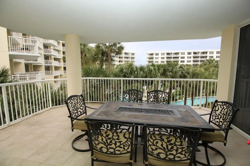 Osprey 306 - 3 Br condo by RedAwning