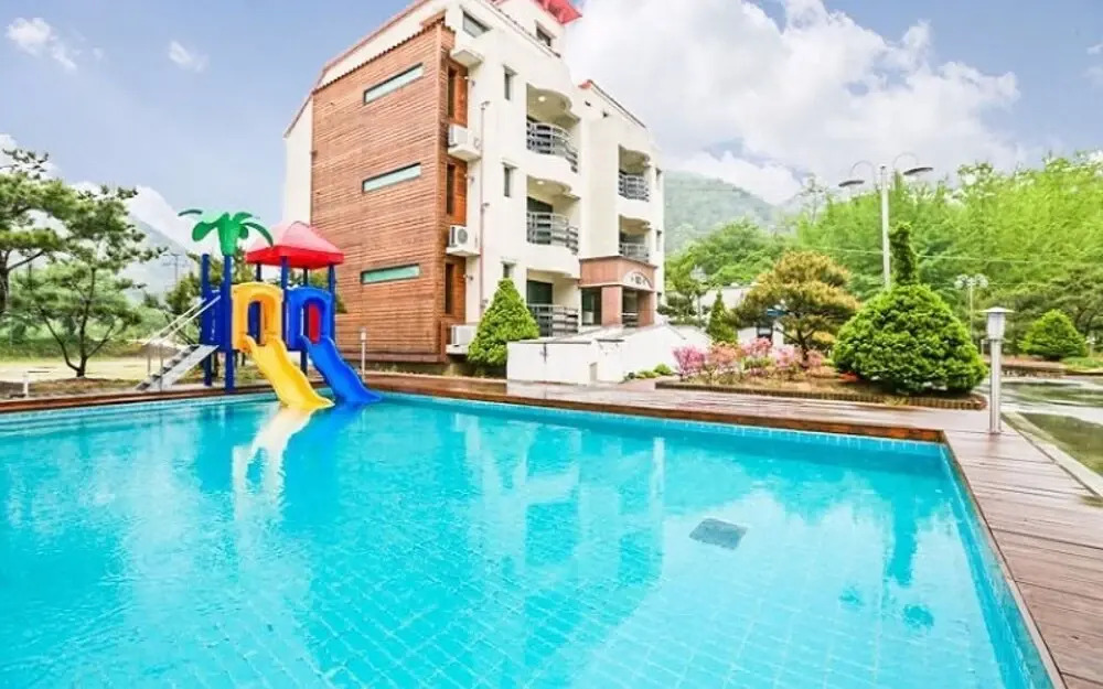 Cheongju Geumgwansup Byeoljang Pension