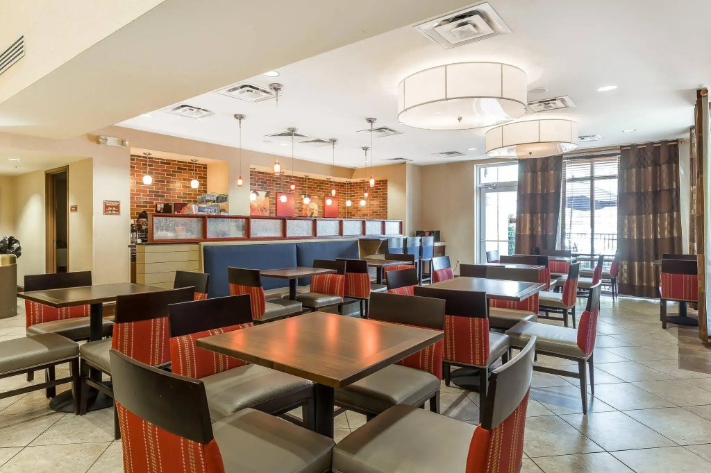 Comfort Suites Charleston West Ashley