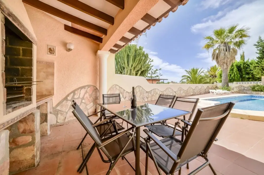 Villa - 6 Bedrooms with Pool - 105026