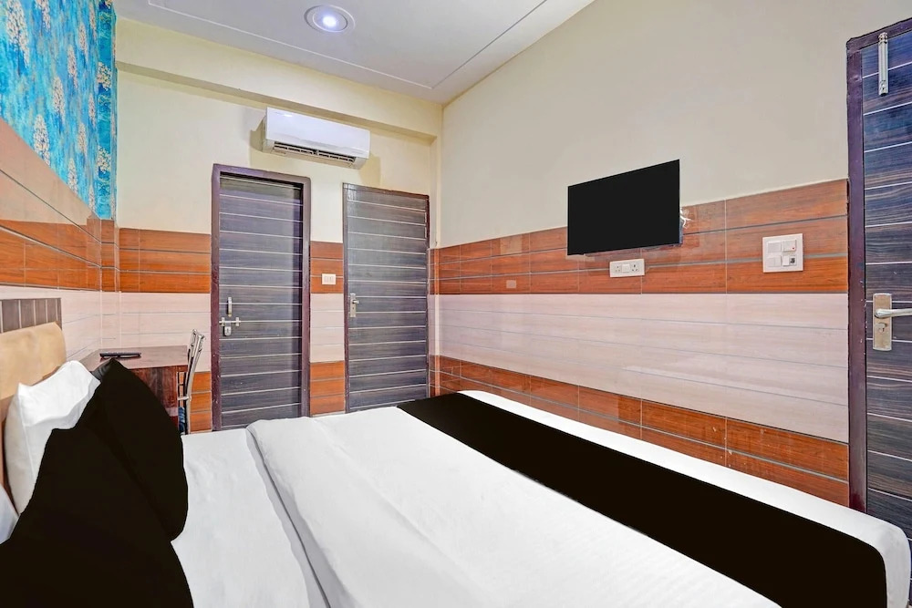 Hotel O Noida Sector 63