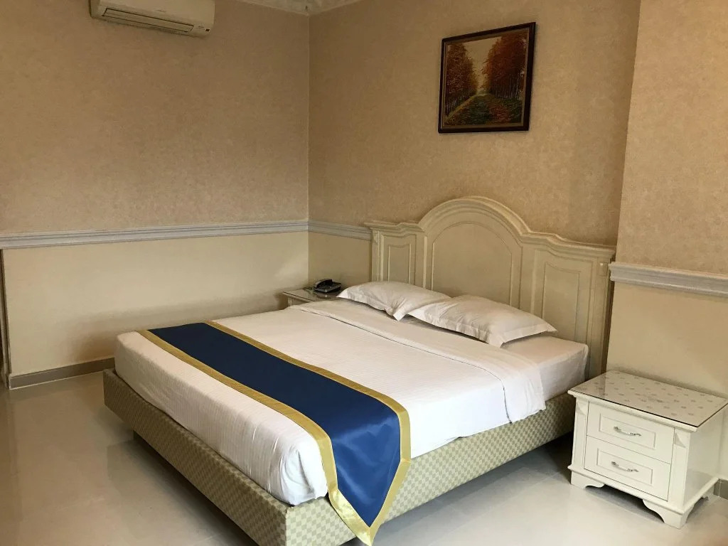Fortune 700 Hotel