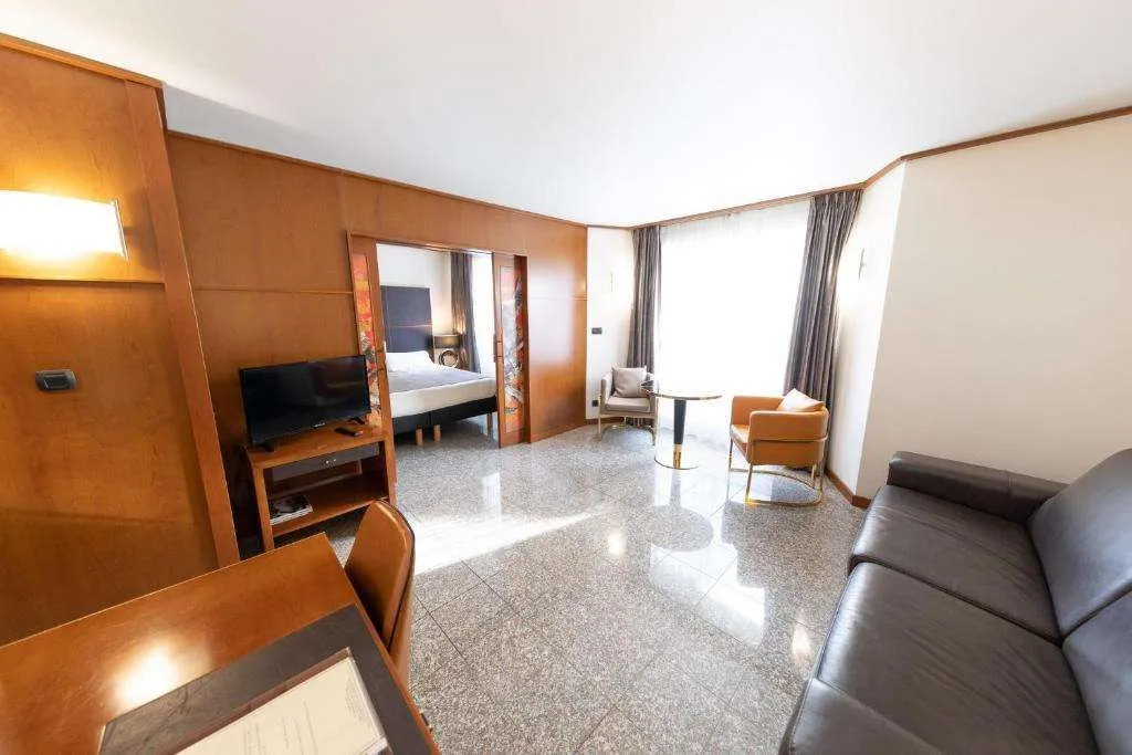 Отель Goldstar Resort