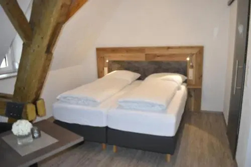Gasthof Zum Hirschen , mit Gästezimmern.