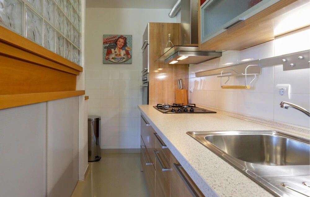 Amazing Home in Donje Sitno with Outdoor Swimming Pool, Hot Tub & 4 Bedrooms