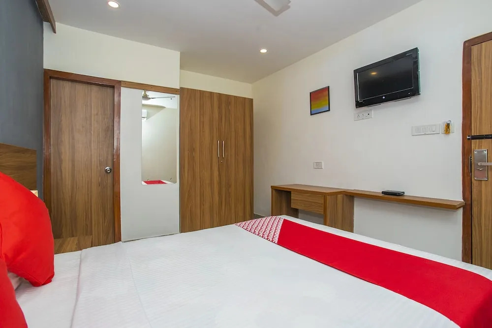 OYO Flagship 14799 NR Residency