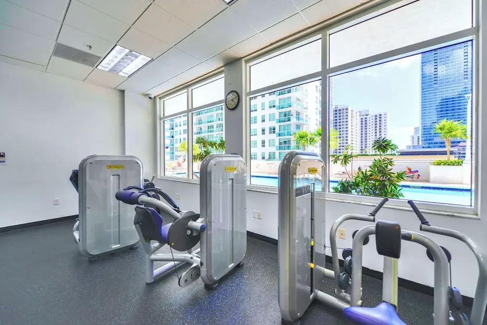 Sky High 31st Floor Condo W Parking