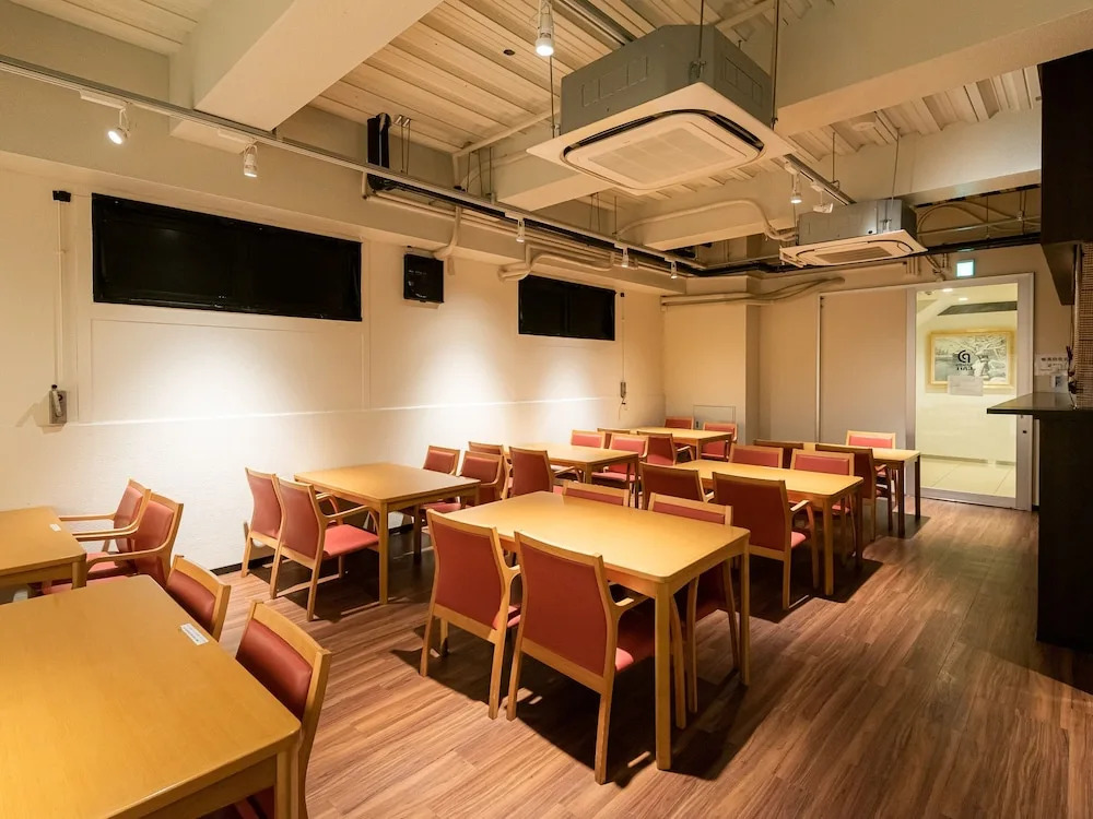 Oyo 44746 Plaza in Namba Minami