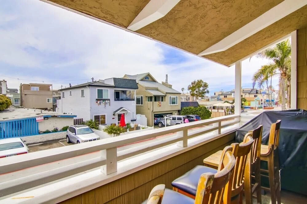 Beach Style 3 - 6 Br Home
