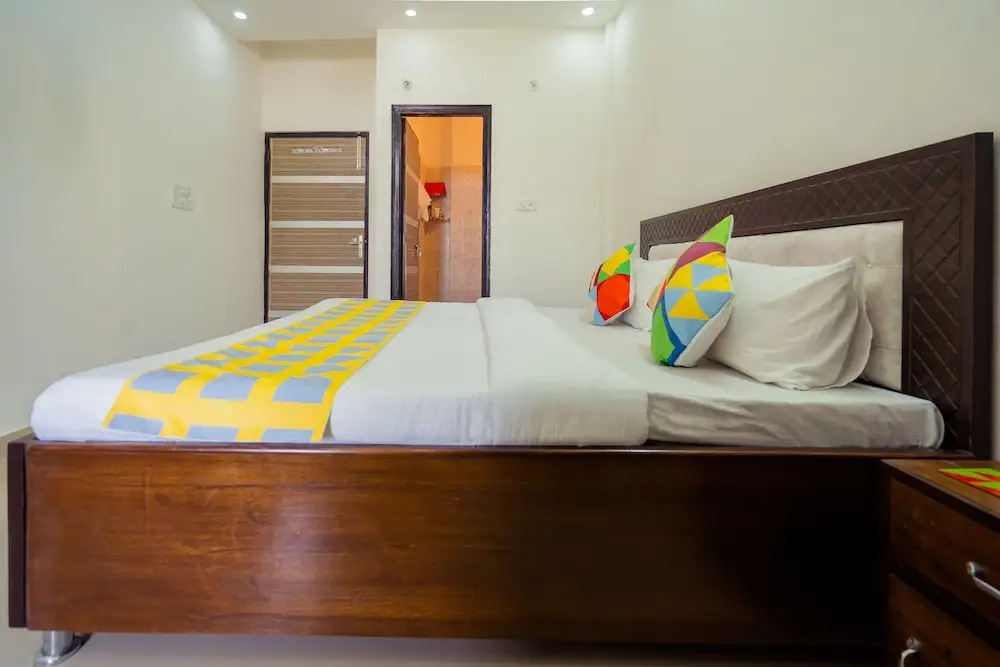 OYO 14054 Home Modern 3BHK Canal Road