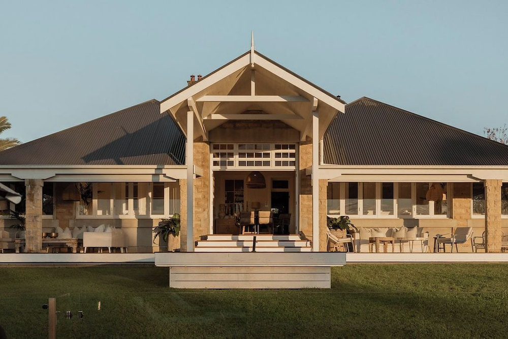 Hinterland House