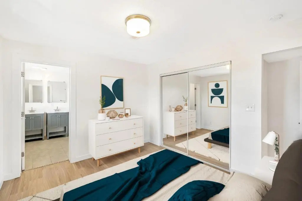 Large Apartments in LAKEWOOD - SK