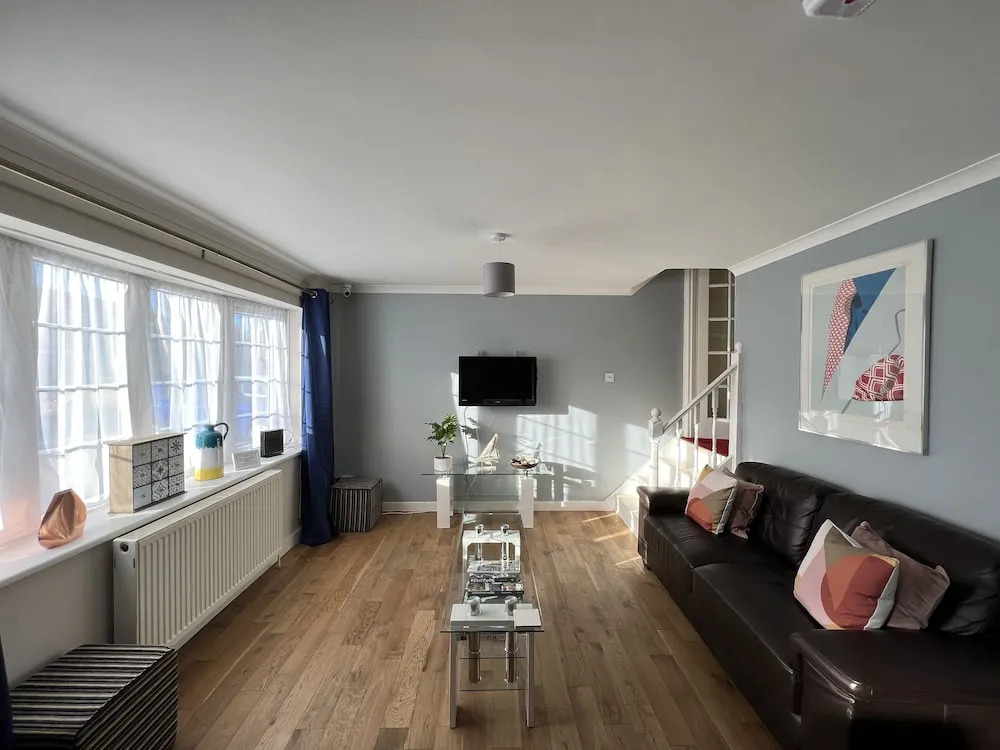 Lancaster Close Serviced Accommodation