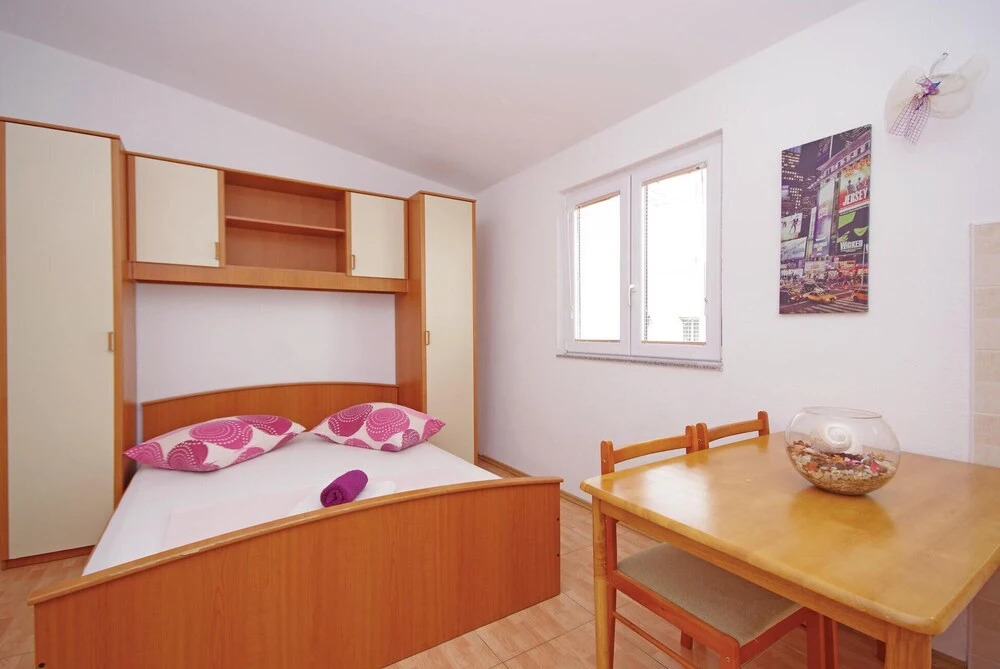 Amazing Home in Makarska With Wifi and 3 Bedrooms