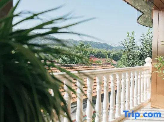 Huachang Homestay Jinhai Lake
