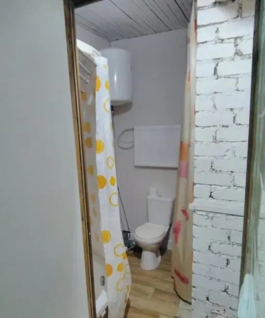Adorable 1-beedroom place