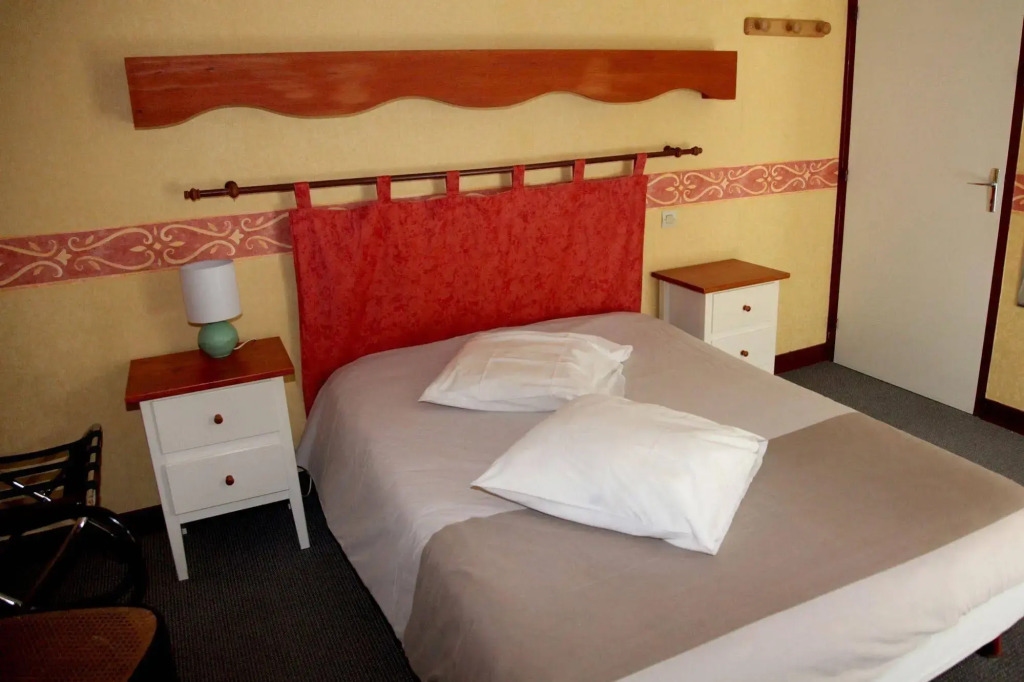 Logis Hôtel La Demeure du Perron