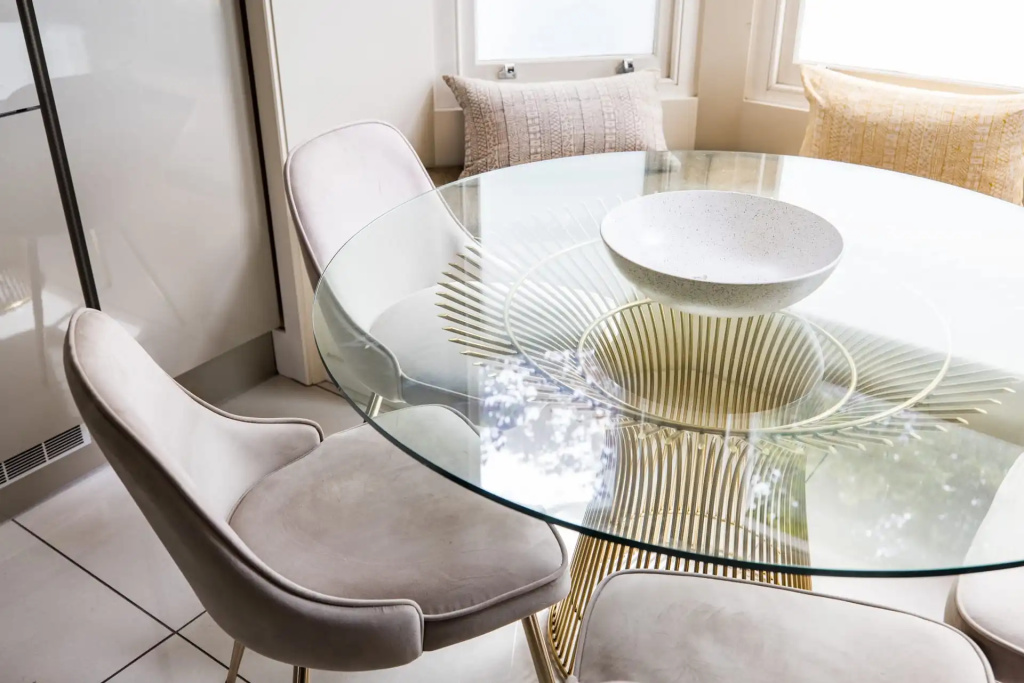 Bright South Kensington Garden Maisonette with AC and Gym Room