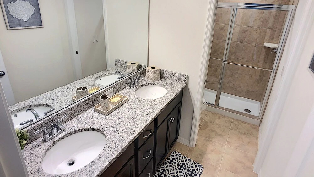 Pura Vida Retreat Brand New 7 Bedroom in Solterra
