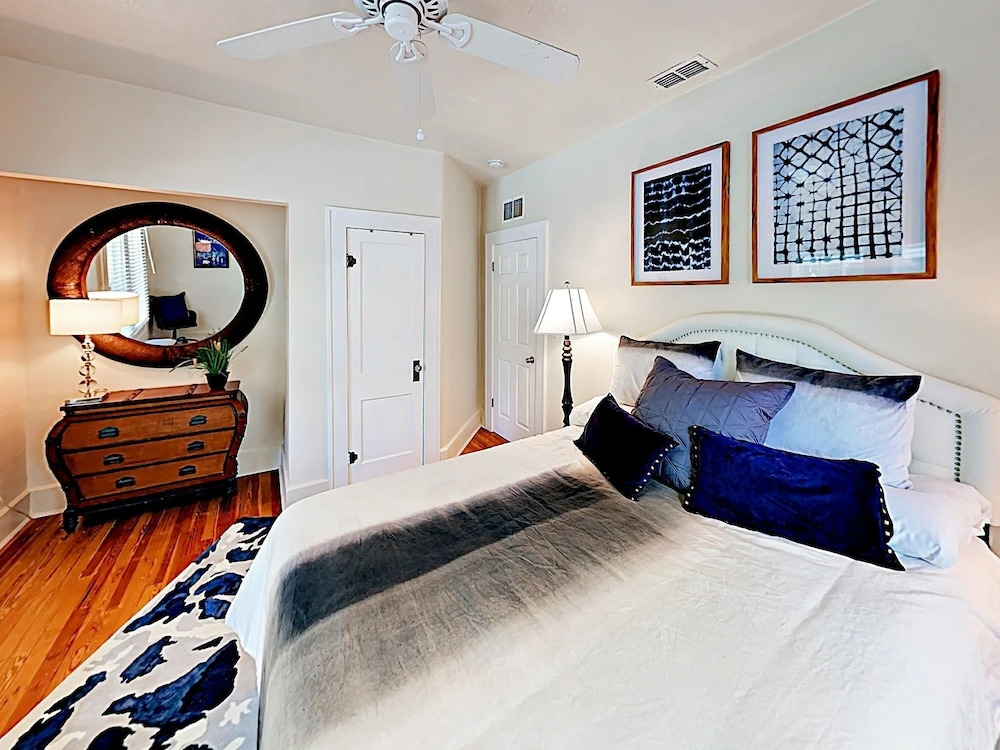 445 Saint Petersburg - 3 Br Home