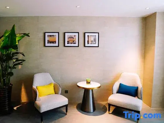 Homeinn Plus Hotel (Qiqihar High-speed Railway Station Hecheng Park)