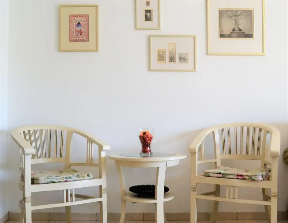 2BDR Amazing Location with Parking