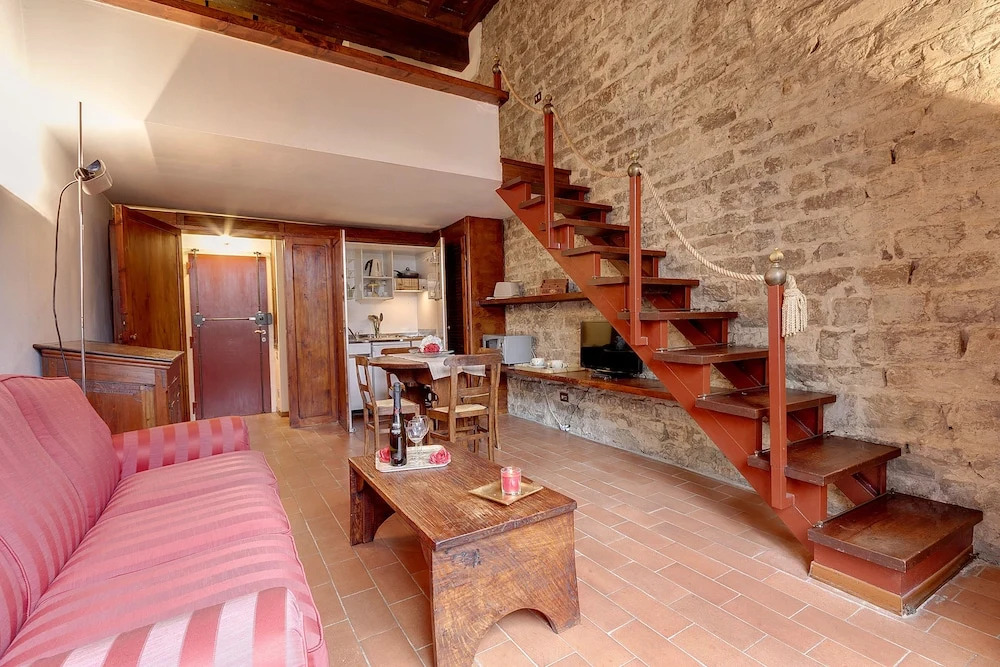 Home Sharing - Oltrarno