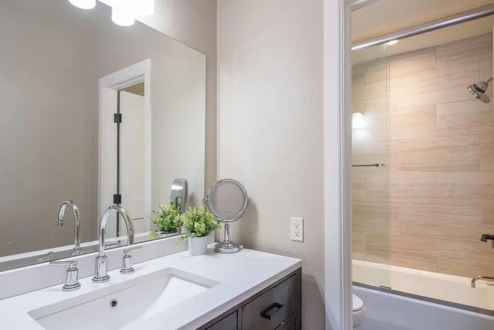 Ski In/out In Town! Ski Area Views, Fireplace, Hot Tub 2 Bedroom Condo by RedAwning