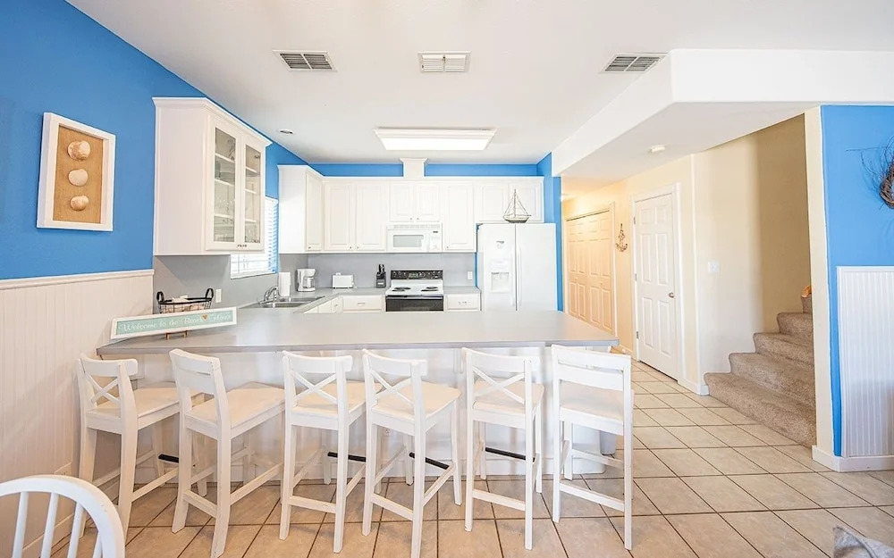 The Original Purple Pelican - 3 Br Home