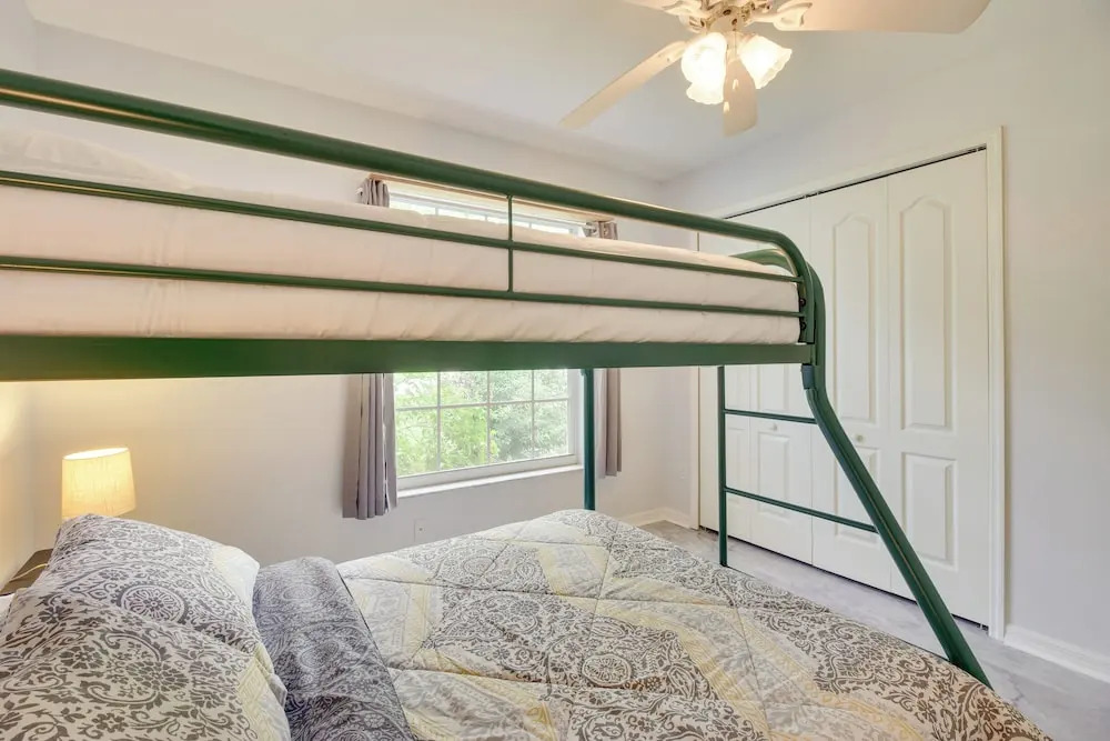 20 Mi to Disney: Condo w/ Pool Access in Clermont!