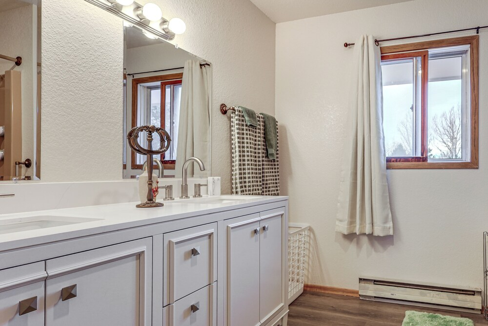 2 Mi to Golf Course! Family Home in Pueblo West